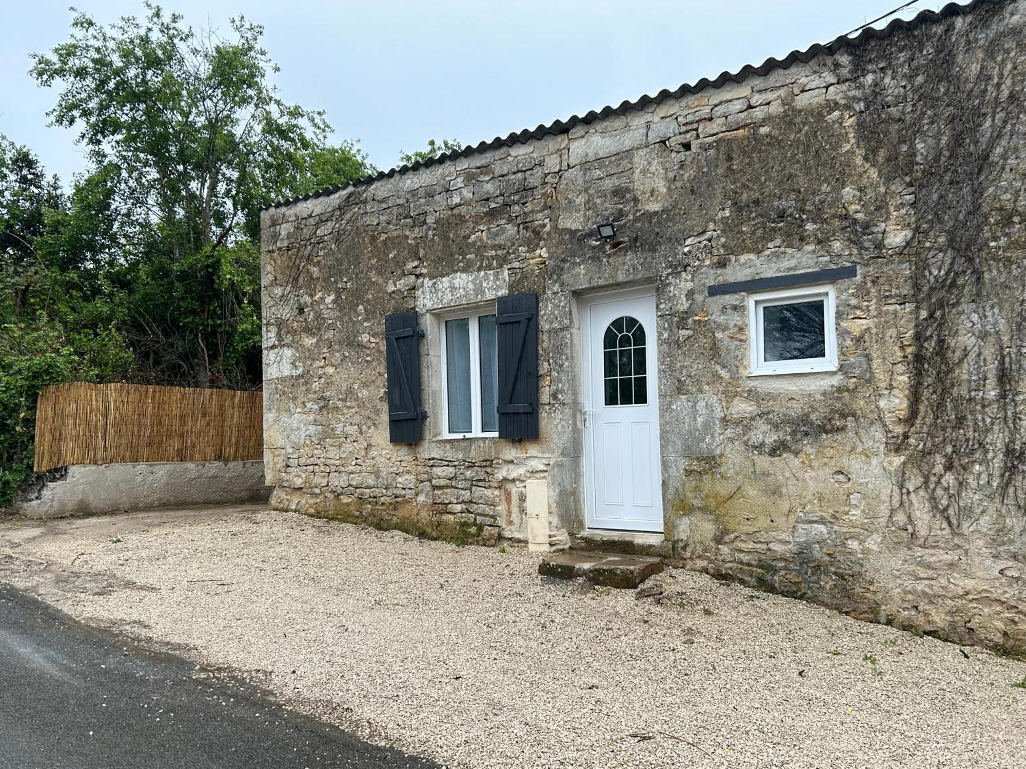 Studio Nanteuil-en-Vallée Exterior photo